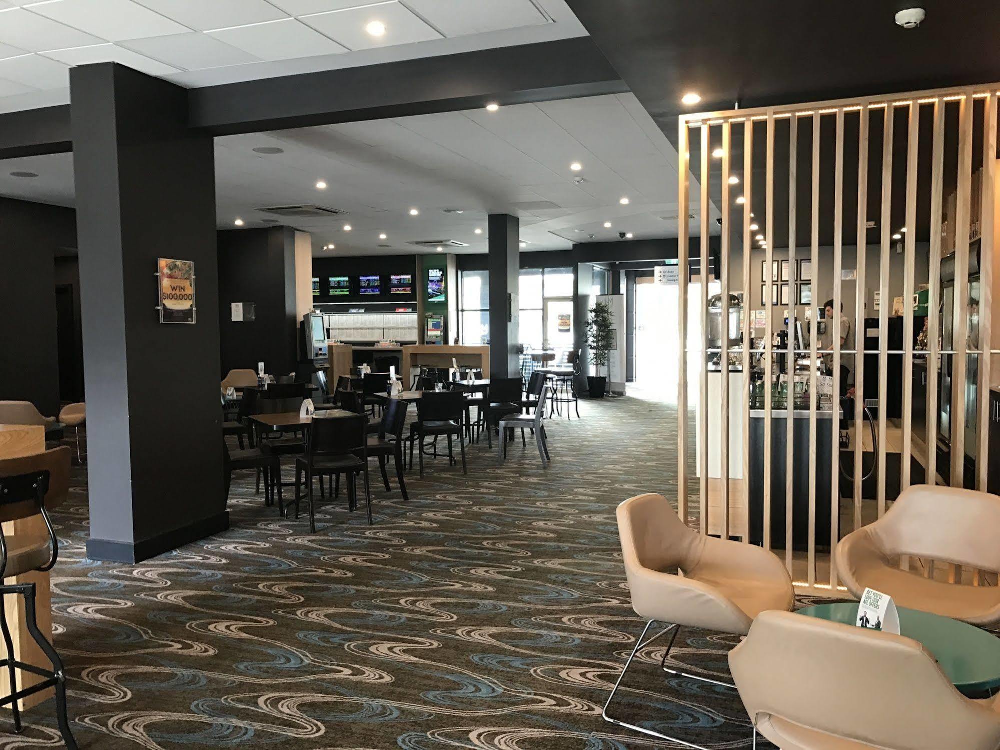 Mornington Hotel 4*